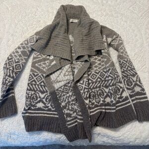 Abercrombie and Fitch drapey sweater. Small. Super warm! Great condition!